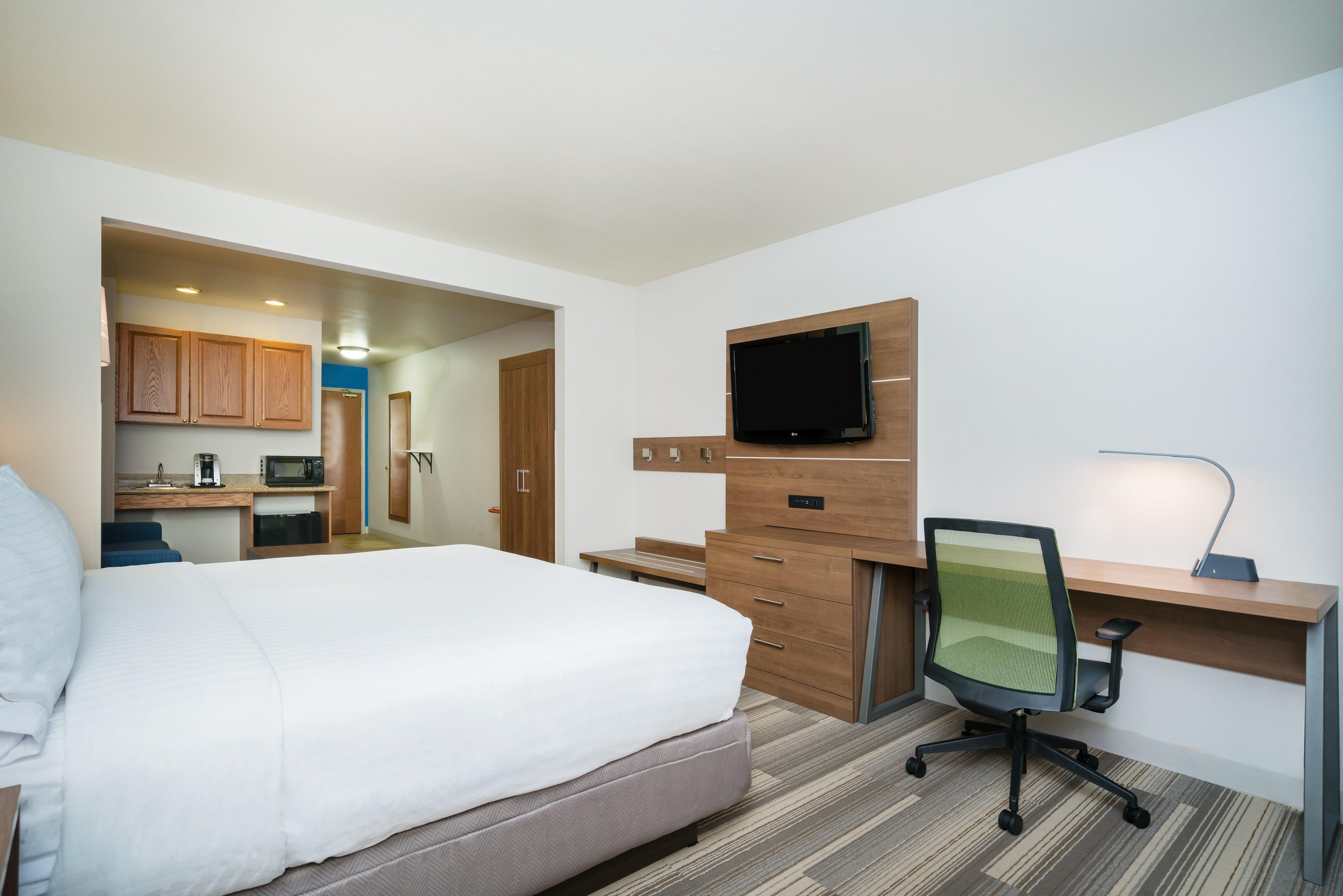 Holiday Inn Express & Suites Rocky Mount Smith Mountain Lake By Ihg Bagian luar foto