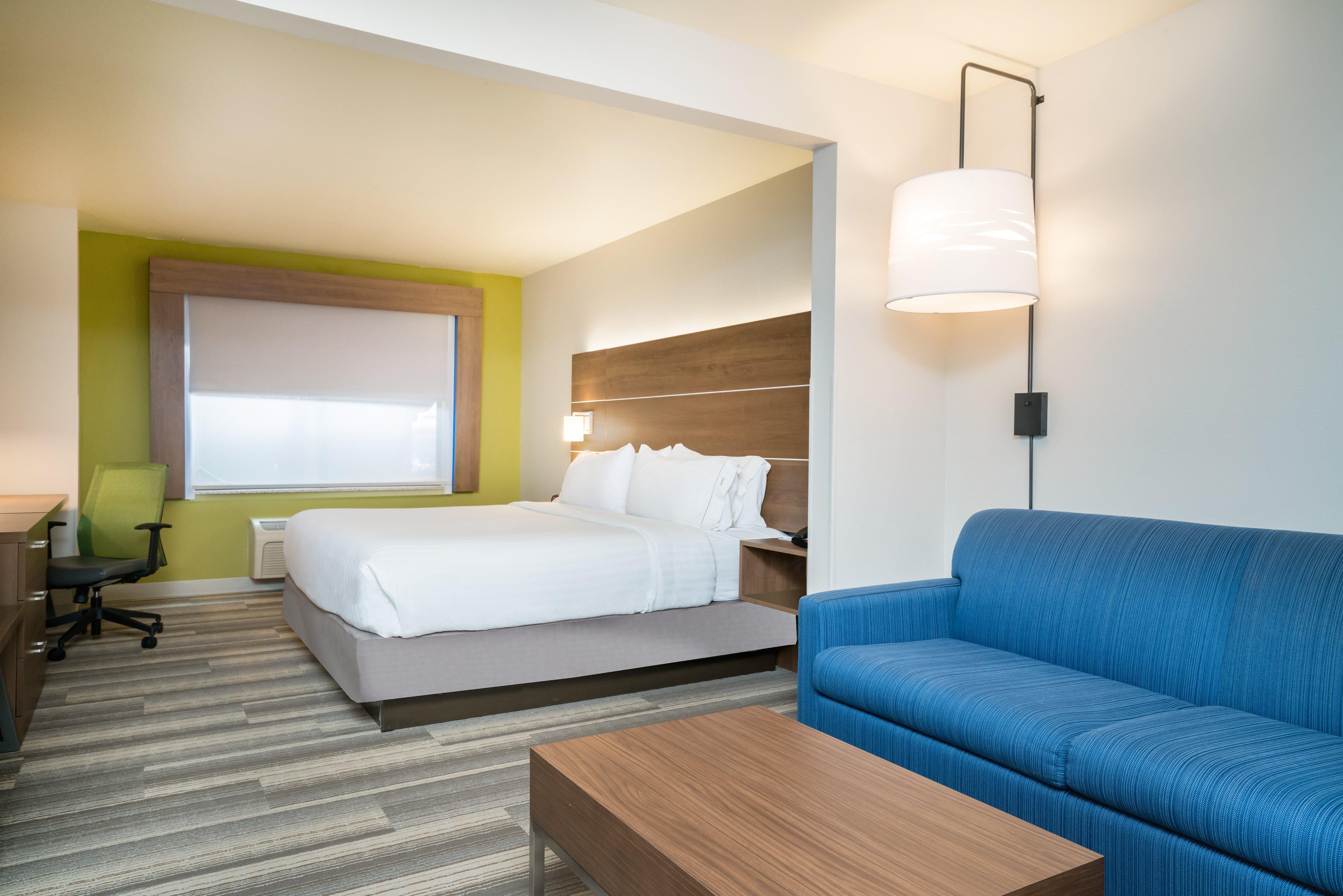 Holiday Inn Express & Suites Rocky Mount Smith Mountain Lake By Ihg Bagian luar foto