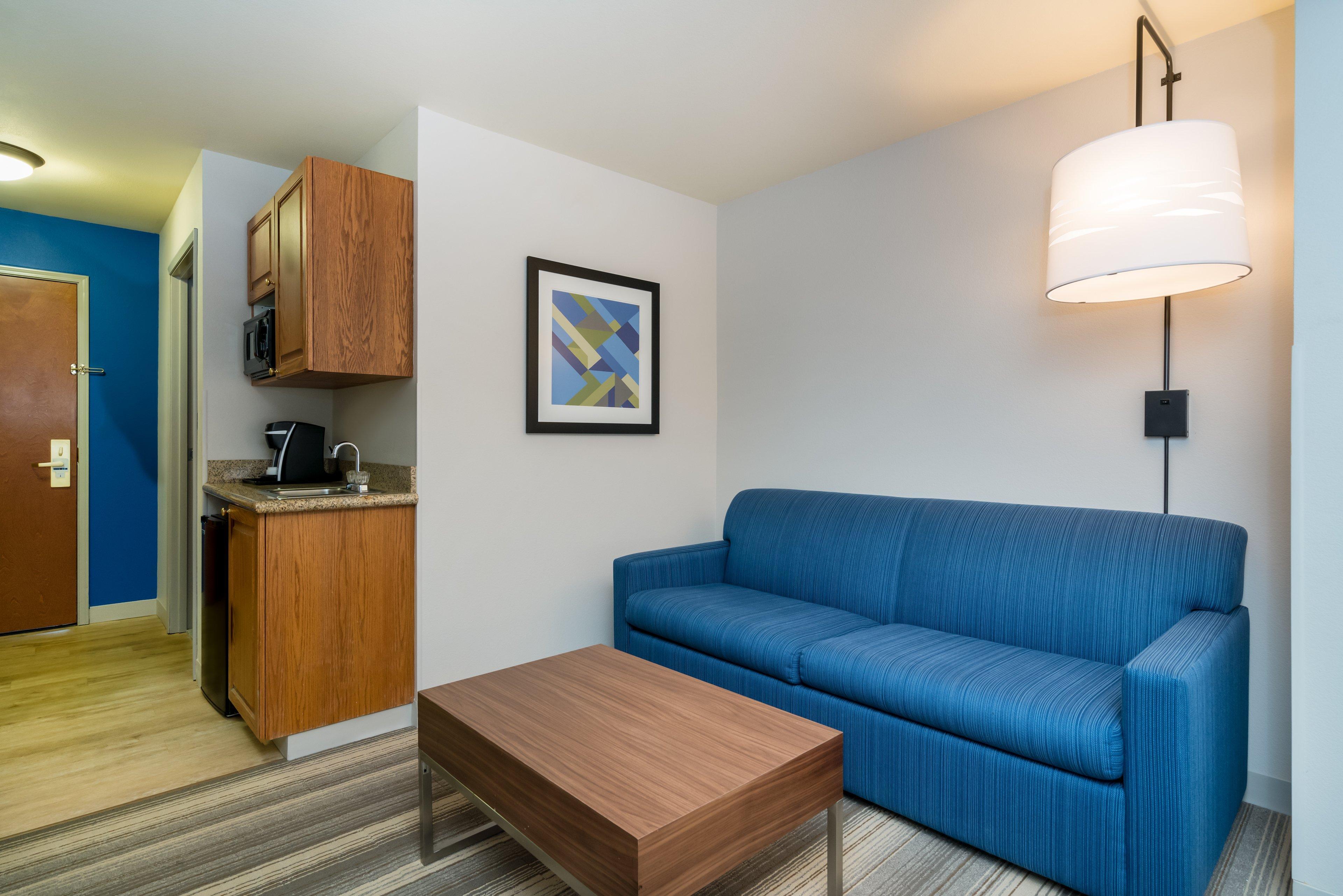 Holiday Inn Express & Suites Rocky Mount Smith Mountain Lake By Ihg Bagian luar foto