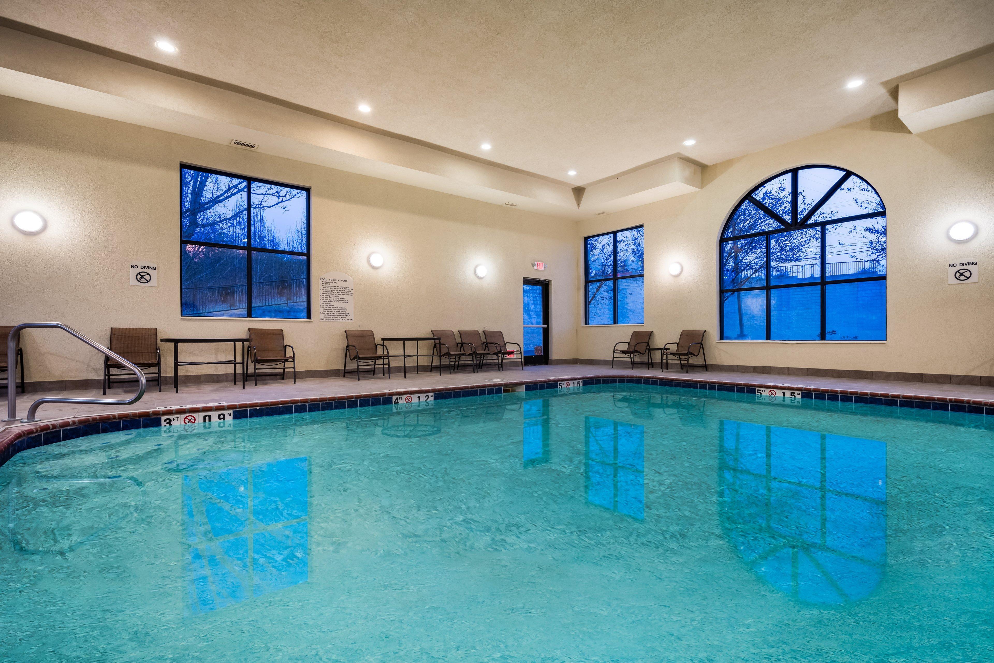 Holiday Inn Express & Suites Rocky Mount Smith Mountain Lake By Ihg Bagian luar foto