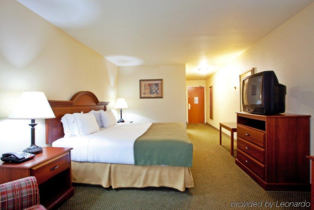 Holiday Inn Express & Suites Rocky Mount Smith Mountain Lake By Ihg Bagian luar foto