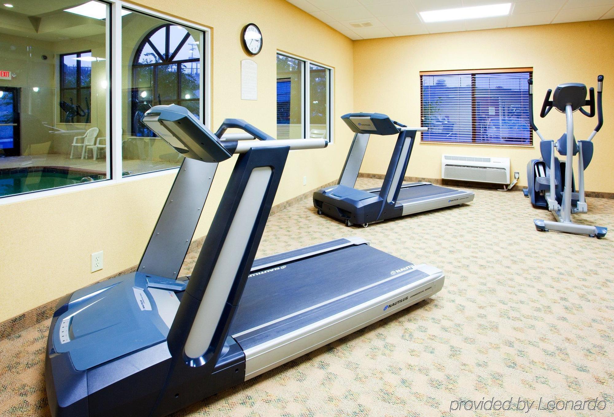 Holiday Inn Express & Suites Rocky Mount Smith Mountain Lake By Ihg Fasilitas foto