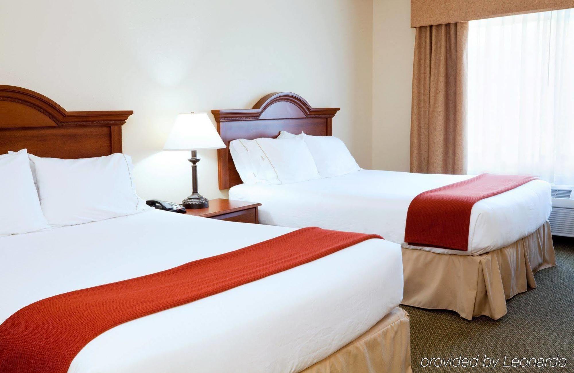 Holiday Inn Express & Suites Rocky Mount Smith Mountain Lake By Ihg Bagian luar foto