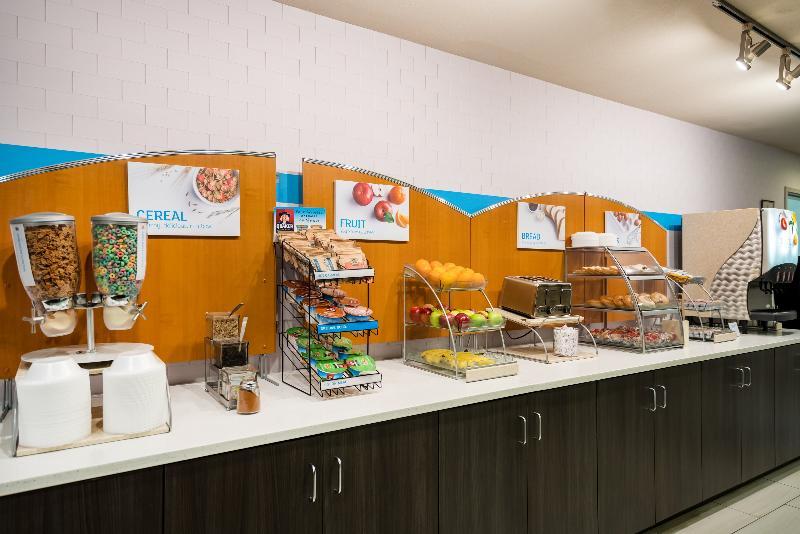 Holiday Inn Express & Suites Rocky Mount Smith Mountain Lake By Ihg Bagian luar foto